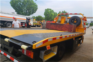 谷城附近拖车电话号码服务